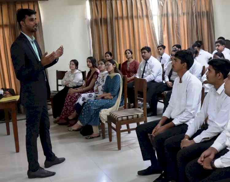 आईएचएम में मानसिक स्वास्थ्य जागरूकता सत्र आयोजित