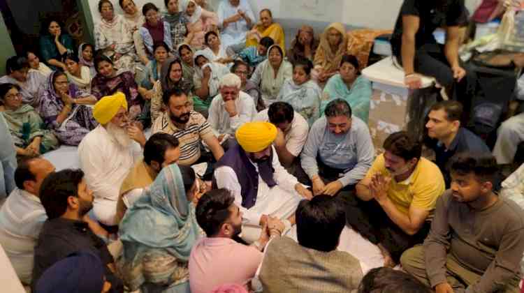 CM Bhagwant Singh Mann visits Jagraon, shares grief with families of Mathura tragedy victims; assures all help in this hour of crisis