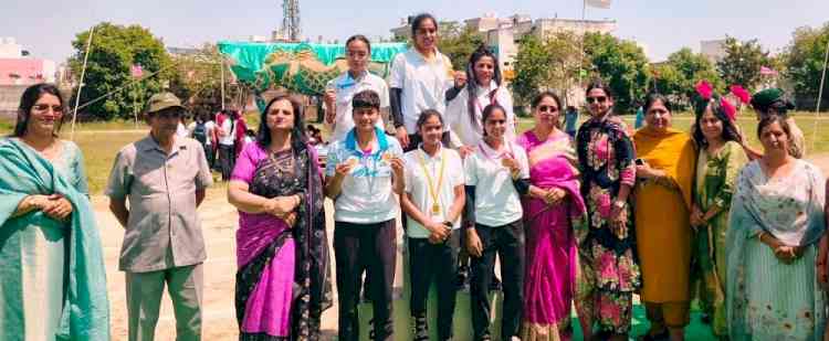 200 मीटर रेस में दीपांशी ने बाजी मारी