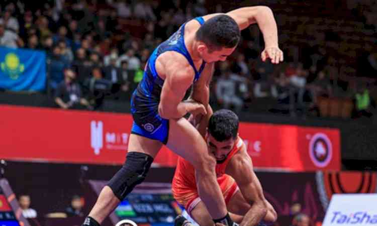 CISF fraternity congratulates HC Abhimanyu on winning gold in Asian Wrestling Championship 
