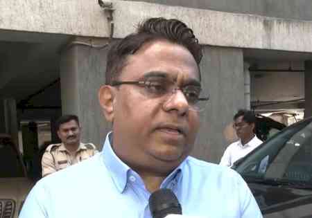 Oppn targets Maha govt's stance to make Marathi mandatory for auto, taxi drivers