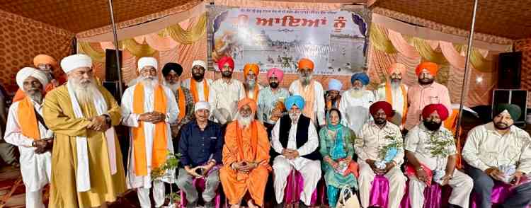 ਸੰਤ ਬਲਬੀਰ  ਸਿੰਘ ਸੀਚੇਵਾਲ ਦੀ ਅਗਵਾਈ ਹੇਠ ਬੁੱਢੇ ਦਰਿਆ ਤੇ ਕਵੀ ਦਰਬਾਰ