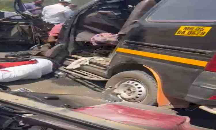 Nine killed as dumper truck rams into car in Mumbai's Kalyan