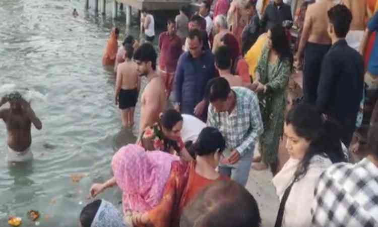 Sea of devotion engulfs Haridwar as 'Baisakhi Snan' draws massive crowds to Ganga ghats