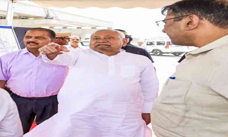 Nitish Kumar reviews Patna-Bettiah Greenfield Expressway in Saran