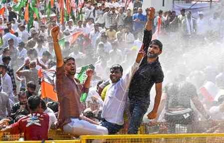 MP: Youth Congress protests in Jabalpur against trade deal, over 100 detained