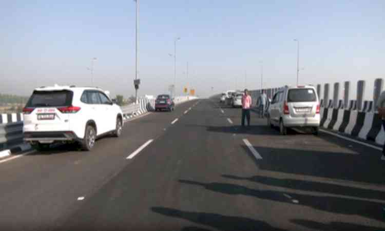 Nitin Gadkari inspects Delhi-Dehradun expressway rest stop in UP; locals thank govt for initiative