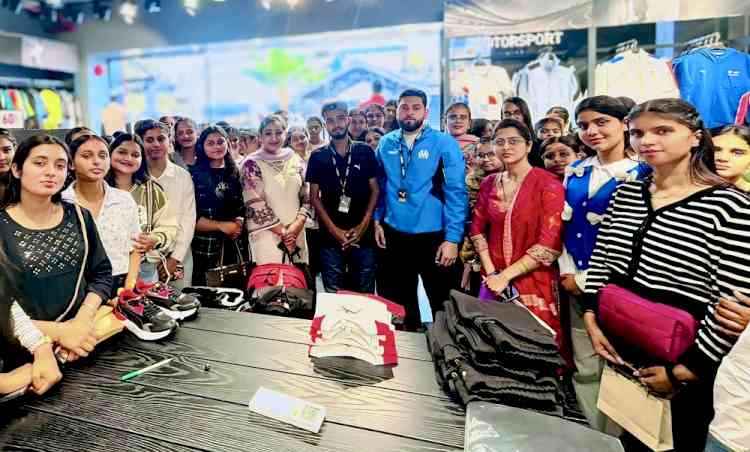 KMVites acquainted about the various aspects of retail management during workshop cum educational visit