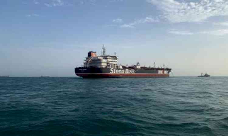 Two Pak-flagged oil tankers turned back from Strait of Hormuz: Report