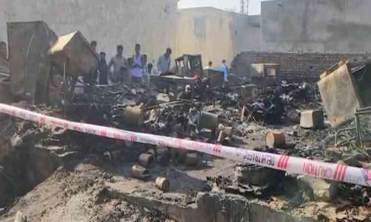 Three of a family killed as massive fire engulfs slums in Delhi's Rohini