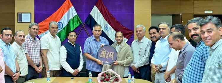 एमडीयू में पूर्व कुलसचिव को दी विदाई