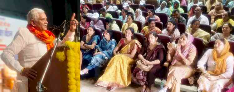 पीएम नरेंद्र मोदी ने महिला सशक्तिकरण की दिशा में उठाये अनेक कदमः पूर्व मंत्री मनीष ग्रोवर