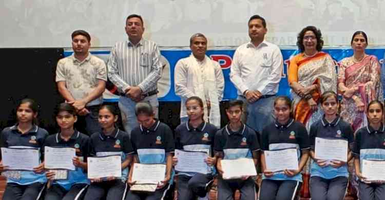 जीवन में सफलता प्राप्त करने के लिए अनुशासन, निरंतर परिश्रम व समर्पण अति आवश्यकः डीसी सचिन गुप्ता