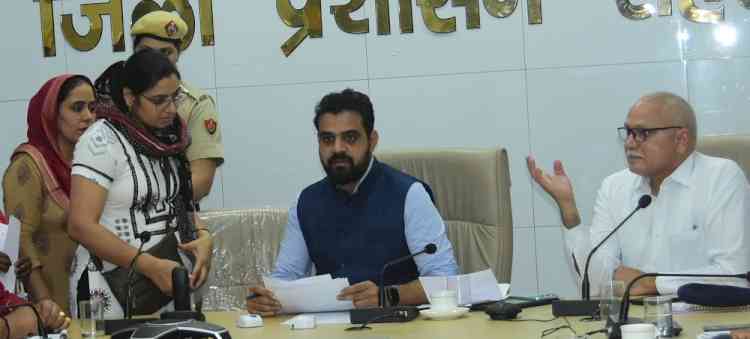 एडीसी नरेंद्र कुमार ने नागरिकों की समस्याओं का तुरंत निदान करने के निर्देश दिए