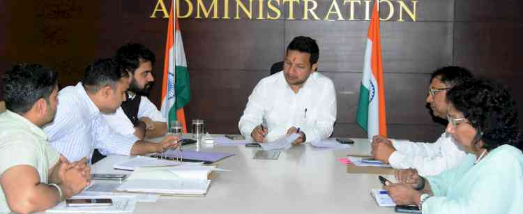 मुख्य सचिव एचसीएस तथा नीट परीक्षा की तैयारियों को लेकर उपायुक्तों के साथ की समीक्षा बैठक