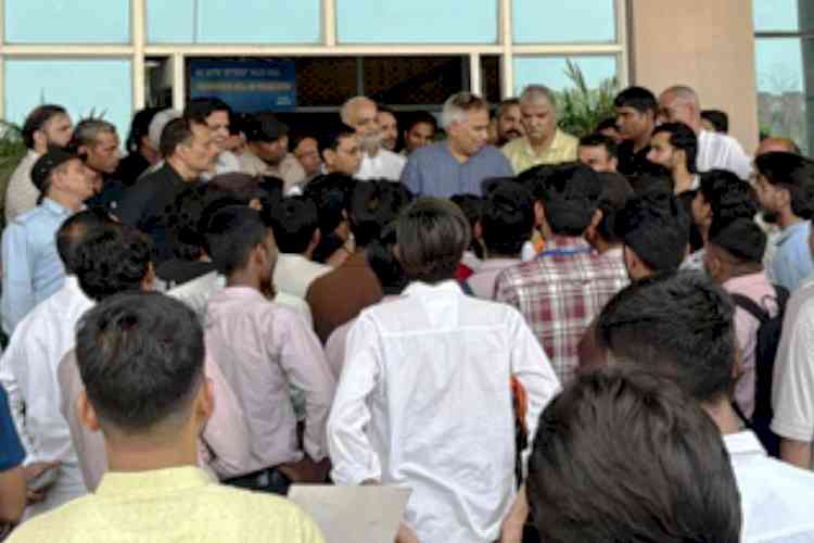 एबीवीपी ने एमडीयू कुलपति को सौंपा ज्ञापन