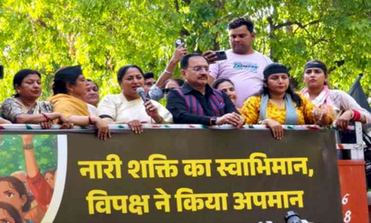 Women’s quota bill: Hema Malini, Delhi CM lead protest to Rahul Gandhi’s home