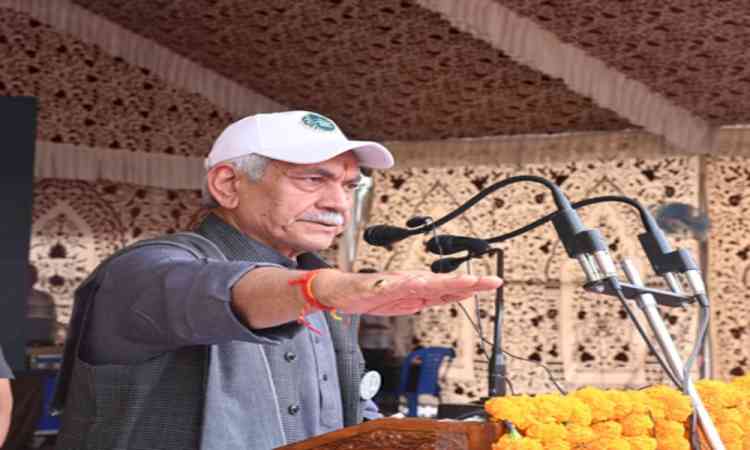 L-G Sinha joins padyatra under 'drug-free J&K' in Rajouri