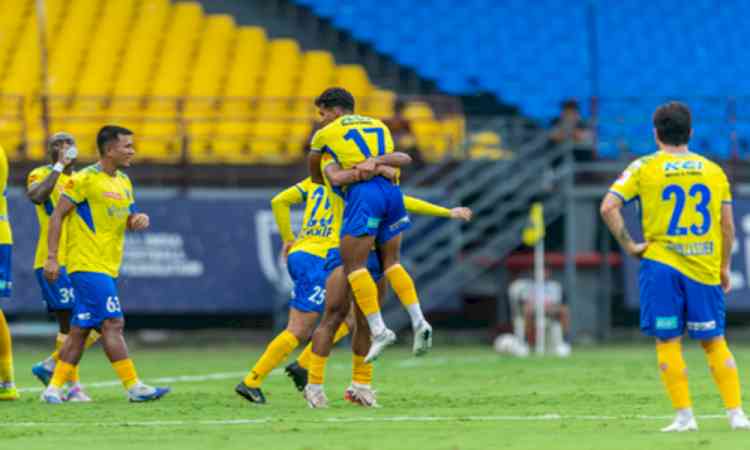 ISL 2025-26: Kerala Blasters stun Jamshedpur with dominant home victory