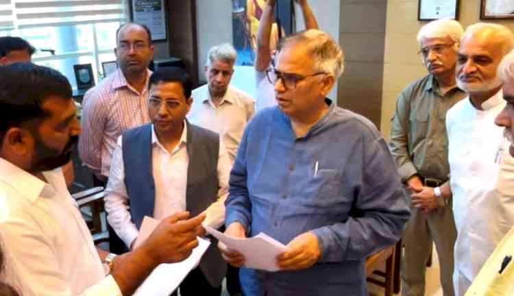 एमडीयू कुलपति व कुलसचिव से छात्र प्रतिनिधिमंडल ने मुलाकात की