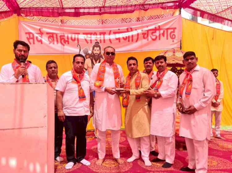 Sanjay Tandon attends Parshuram Jayanti celebrations, calls for upholding cultural values