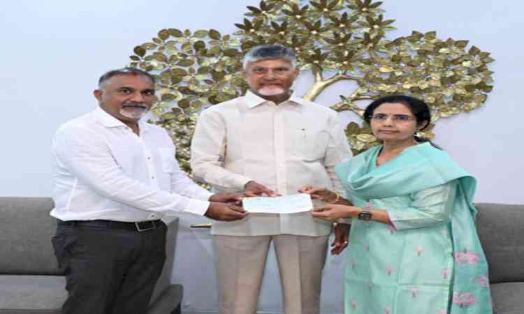 Chandrababu’s wife donates Rs 76 lakh for free meals at Anna canteens on his birthday