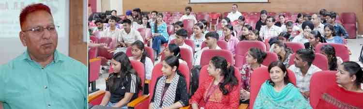 दोआबा कॉलेज जालन्धर में भारतीय संविधान के शिल्पकार “डॉ. भीमराव राम जी अम्बेडकर” पर संगोष्ठी आयोजित