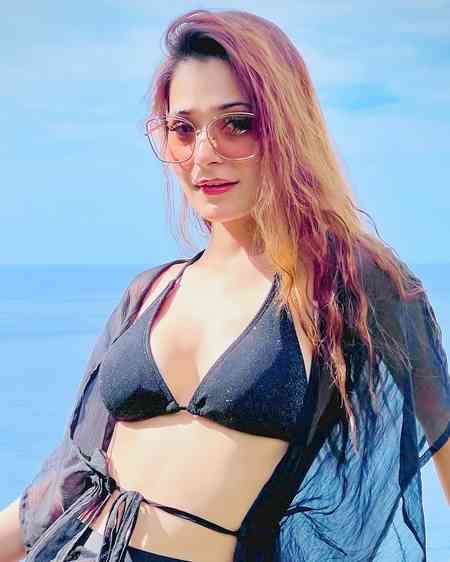 Ssara Khan hits back at religious trolls: Go die out of disappointment