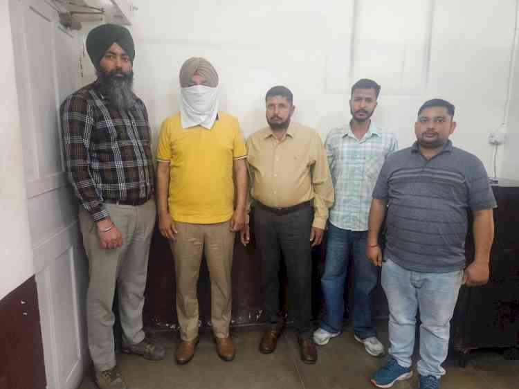 Vigilance Bureau nabs Inspector red handed accepting bribe of Rs 30,000