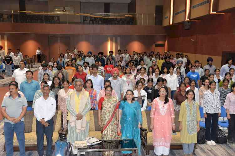 Holistic and Enlightening Discourse on Life and Its’s Mission in Bhartiya Darshan at DAV University