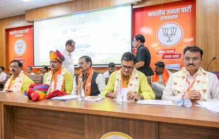 Rajasthan: BJP says it stands with Vasundhara Raje, takes letter row seriously​