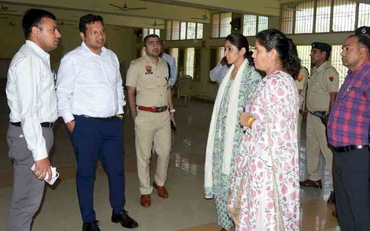 डीसी ने सांपला नगर पालिका के सामान्य चुनाव के दृष्टिगत सभी आवश्यक प्रबंध करने के निर्देश दिए