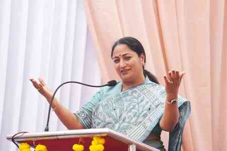 On CM Rekha Gupta’s request, Centre tells FCI to resume wheat procurement in Delhi​