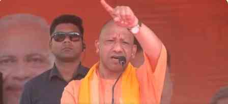 'E baar, khela shesh...': Yogi Adityanath roars in Bengal as people brave heat to attend poll rally