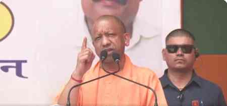 Yogi Adityanath slams 'aunt-nephew' duo, says Bengal will vote for change
