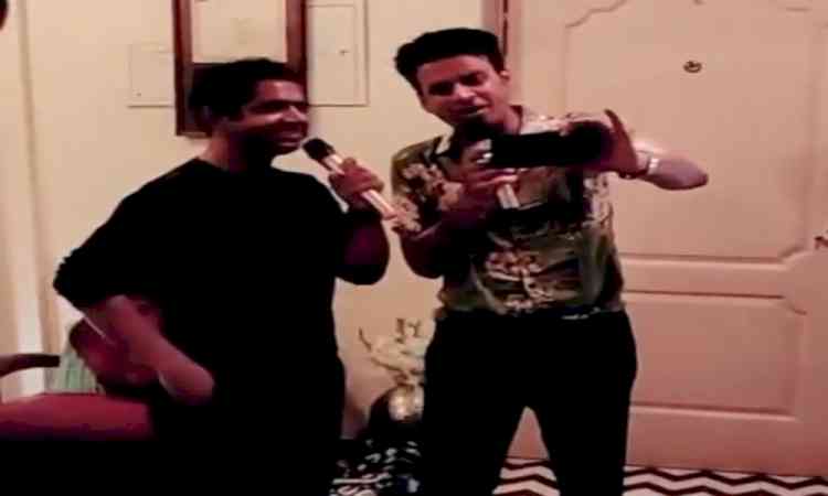 Manoj Bajpayee sings 'Hawa ke saath saath' with 'The Family Man' co-star Sharib Hashmi