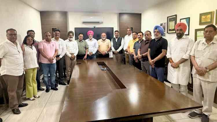 CBSE Affiliated Schools Association, Jalandhar Holds Emergent Meeting to Mourn the Demise of President Anil Chopra; Educational Fraternity Pays Rich Tributes