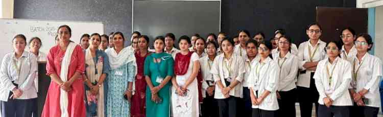 छात्राओं को सुरक्षा एवं सशक्तिकरण के प्रति किया जागरूक