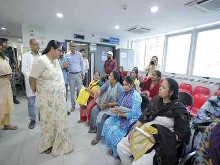 Delhi CM Rekha Gupta flags gaps during surprise visit to Aruna Asaf Ali Hospital
