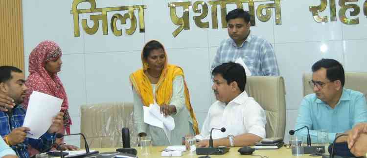उपायुक्त सचिन गुप्ता ने सकारात्मक दृष्टिकोण के साथ नागरिकों की समस्याओं के समयबद्ध उचित निपटान के निर्देश दिए
