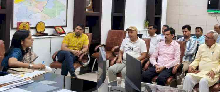 बल्क वेस्ट जनरेटर्स के कूड़ा निस्तारण के साथ-साथ, गंदगी फैलाने वालों पर नगर निगम का कड़ा रूख