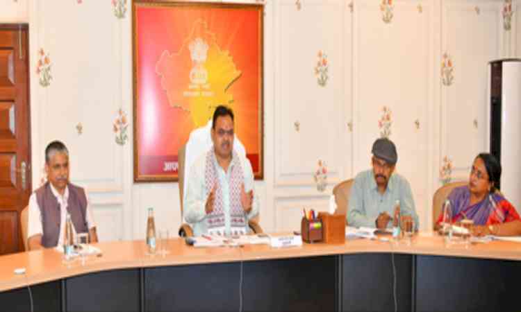 Rajasthan CM calls for action plan to boost Saras products marketing