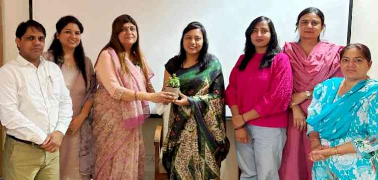 तनाव-मुक्त शैक्षणिक उत्कृष्टता के लिए ध्यान पर विशेष व्याख्यान आयोजित