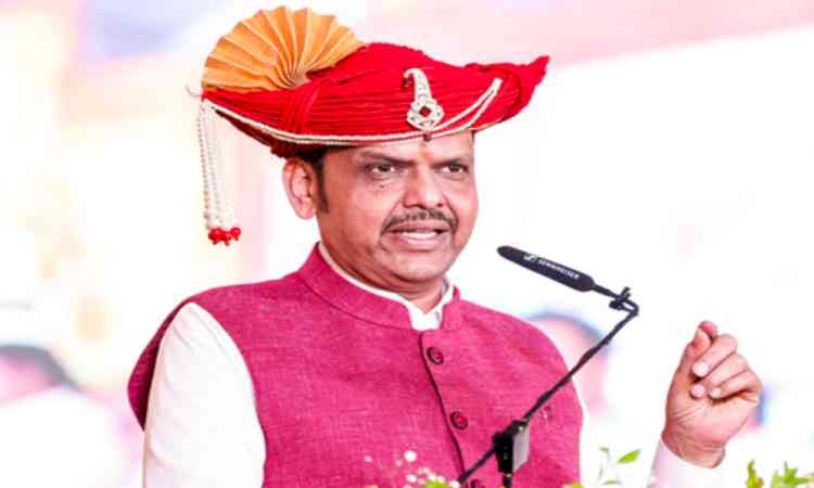Maha: CM Fadnavis denies midnight meet with Uddhav Thackeray​
