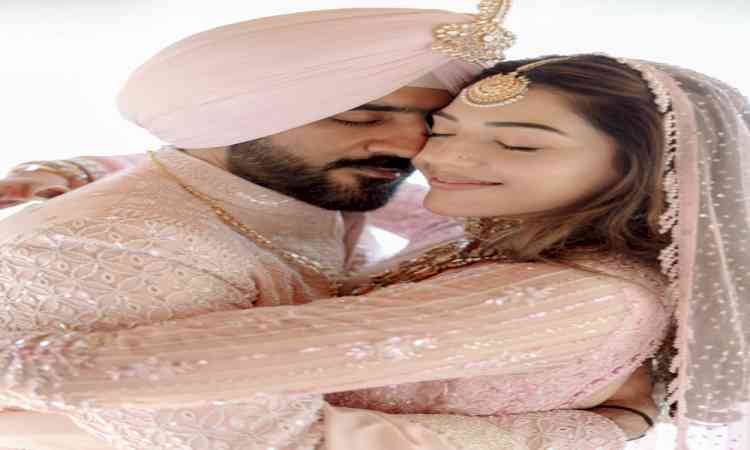 Mehreen Pirzadaa makes for a beautiful bride as she finally takes the plunge