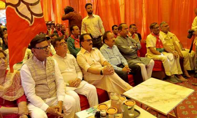 Delhi BJP chief, party colleagues tune in to 'Mann Ki Baat' at 4,562 locations