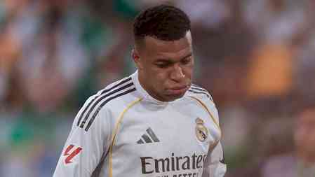 Football: Mbappe could miss rest of season with a muscle injury (ld)