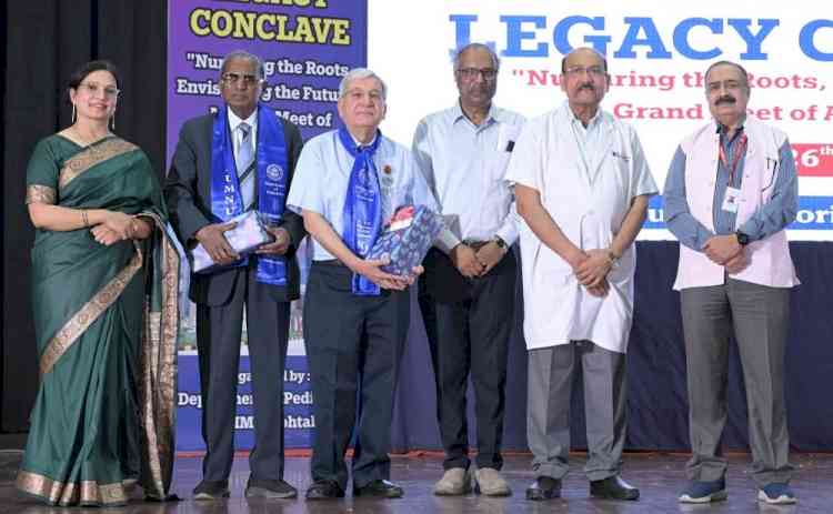 विभाग की असली पूंजी हैं पूर्व छात्रः कुलपति डॉ. एच.के. अग्रवाल