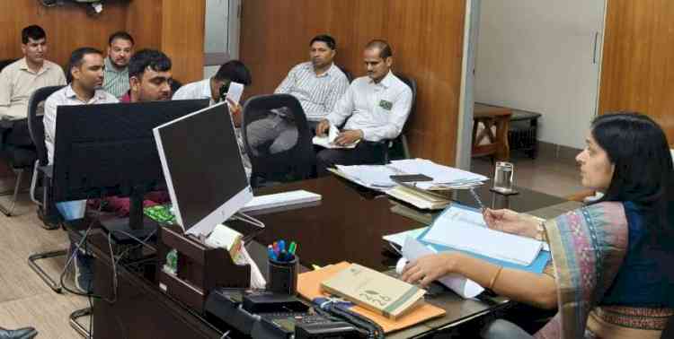 गंदगी फैलाने वालों पर नगर निगम की कड़ी कार्यवाही लगातार जारी