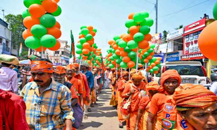 Bengal Guv urges high voter turnout in final phase